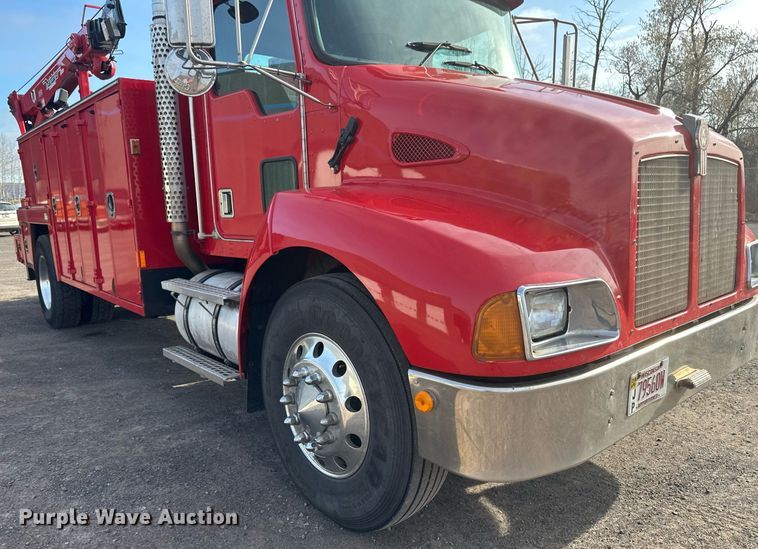image for item EB2480 2000 Kenworth  T300 utility / service truck