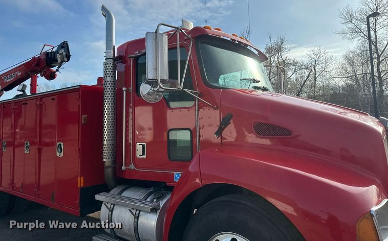 image for item EB2480 2000 Kenworth  T300 utility / service truck