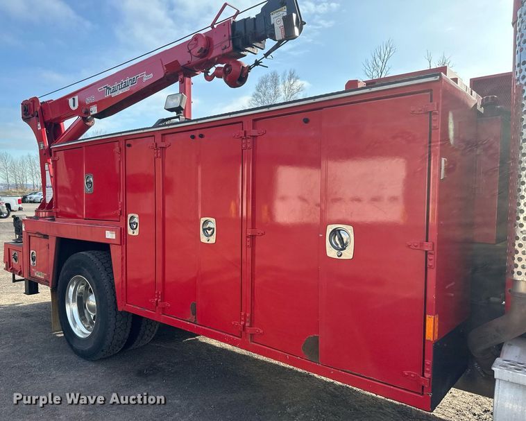 image for item EB2480 2000 Kenworth  T300 utility / service truck