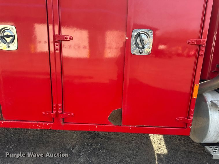 image for item EB2480 2000 Kenworth  T300 utility / service truck