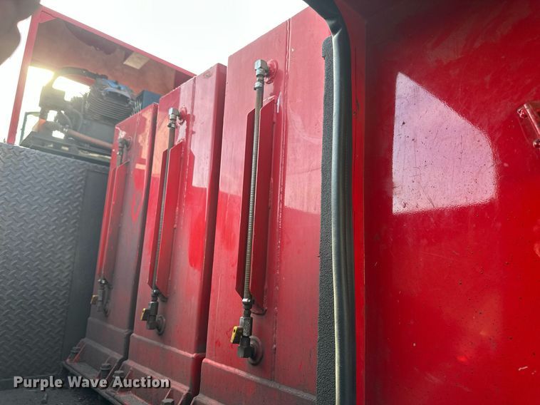 image for item EB2480 2000 Kenworth  T300 utility / service truck