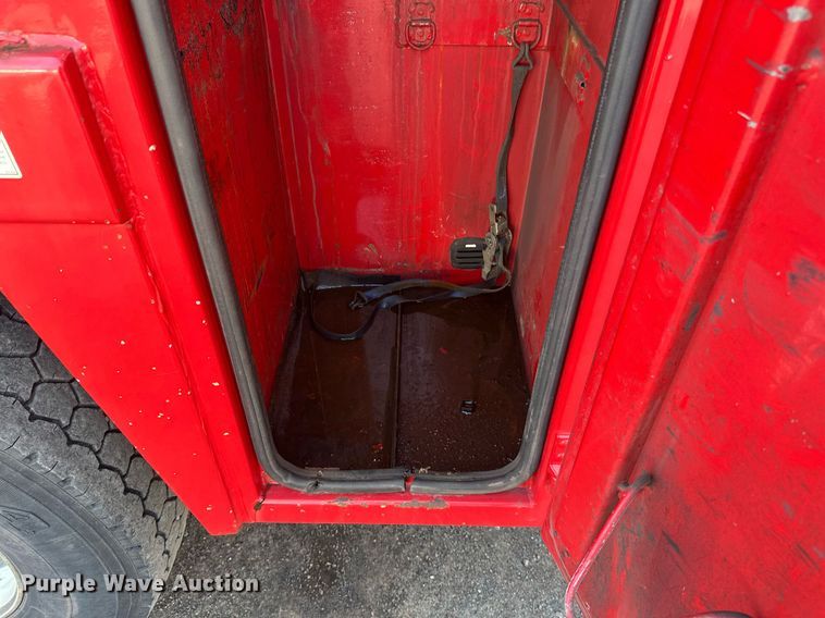 image for item EB2480 2000 Kenworth  T300 utility / service truck