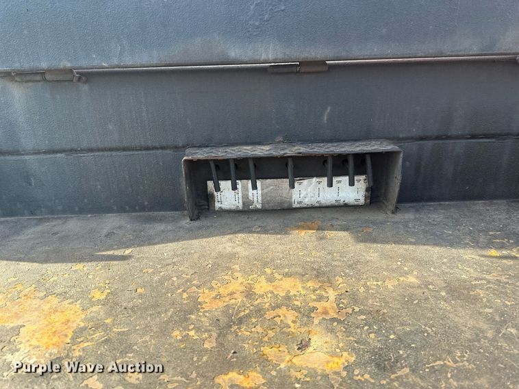 image for item EB2480 2000 Kenworth  T300 utility / service truck