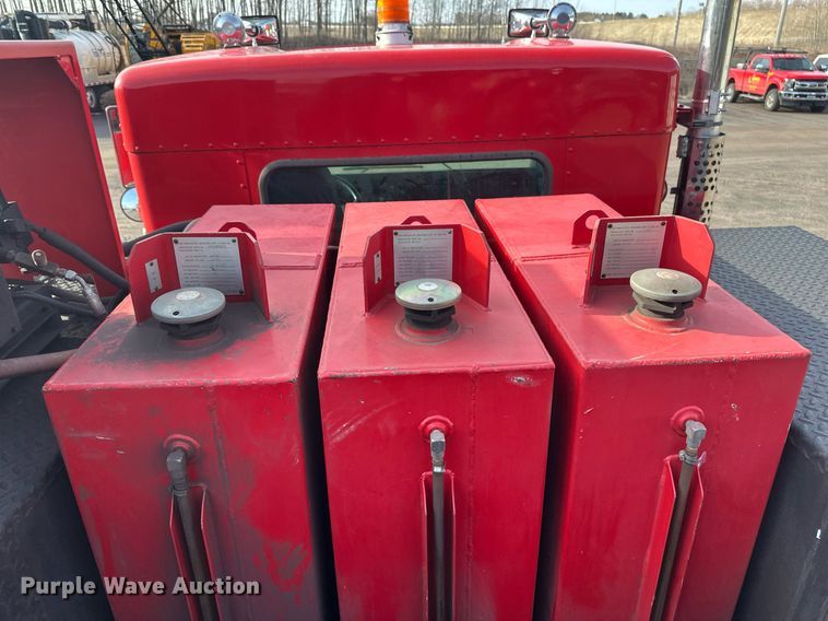 image for item EB2480 2000 Kenworth  T300 utility / service truck