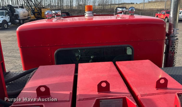 image for item EB2480 2000 Kenworth  T300 utility / service truck