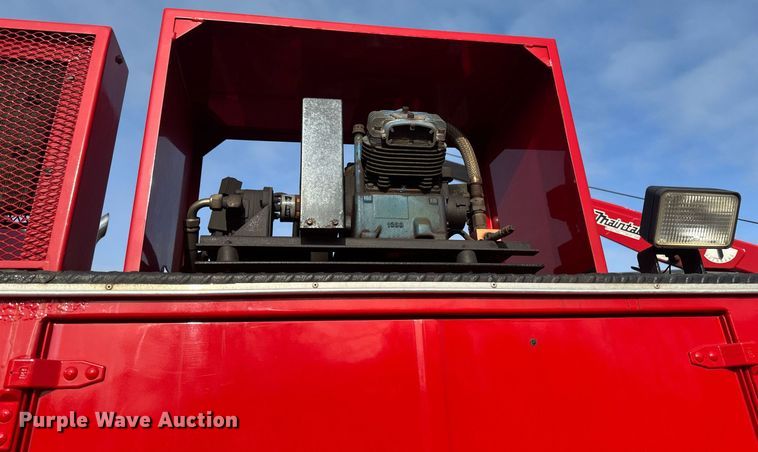 image for item EB2480 2000 Kenworth  T300 utility / service truck