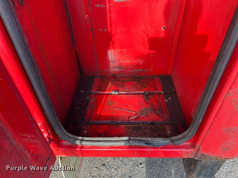 image for item EB2480 2000 Kenworth  T300 utility / service truck