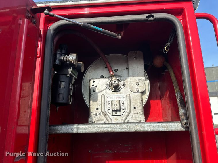 image for item EB2480 2000 Kenworth  T300 utility / service truck