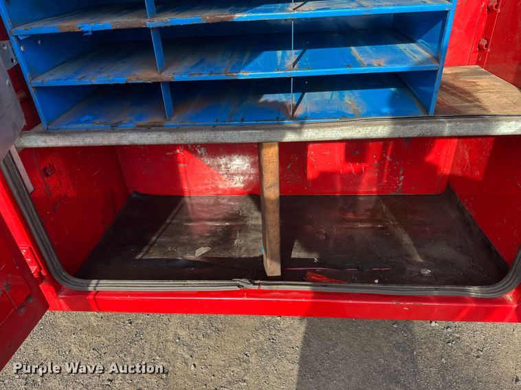 image for item EB2480 2000 Kenworth  T300 utility / service truck