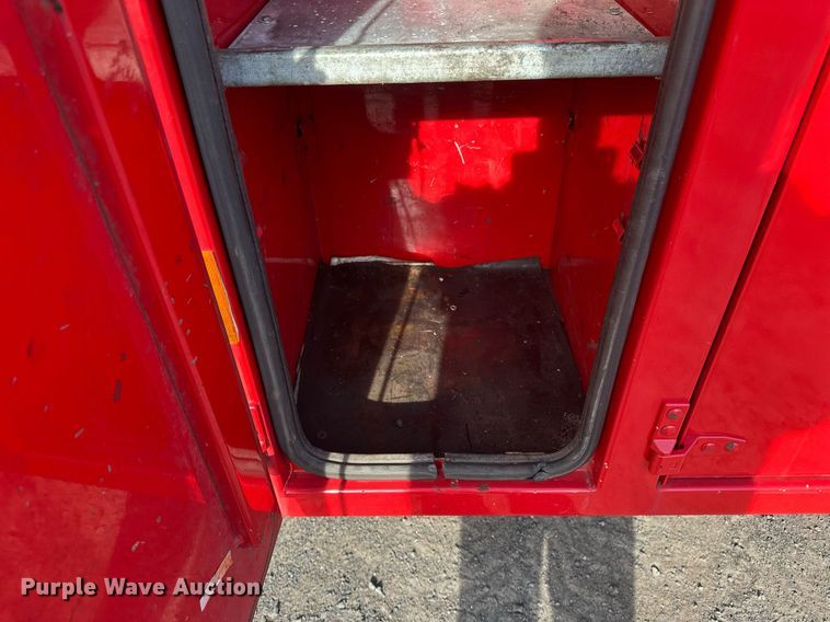 image for item EB2480 2000 Kenworth  T300 utility / service truck