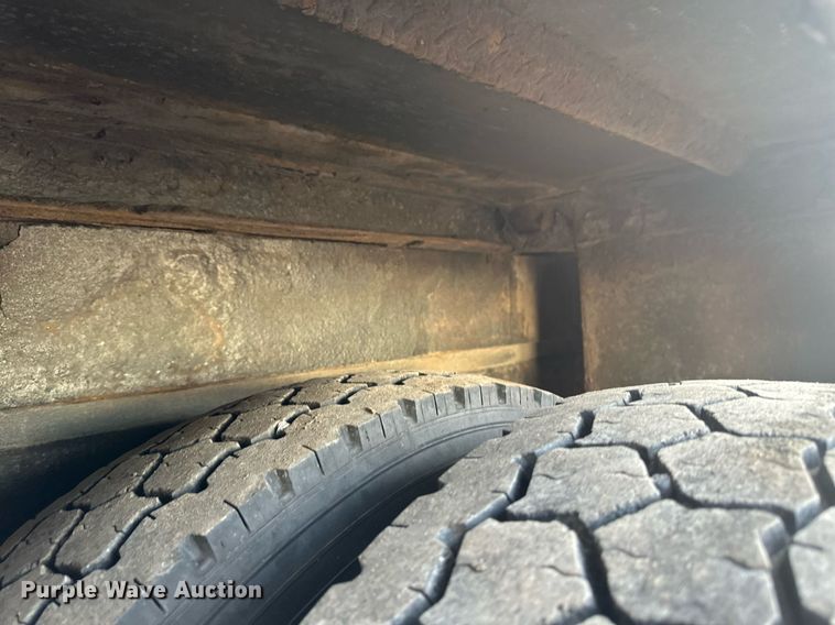 image for item EB2480 2000 Kenworth  T300 utility / service truck