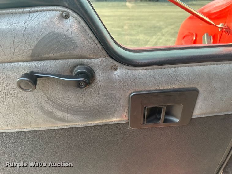 image for item EB2480 2000 Kenworth  T300 utility / service truck