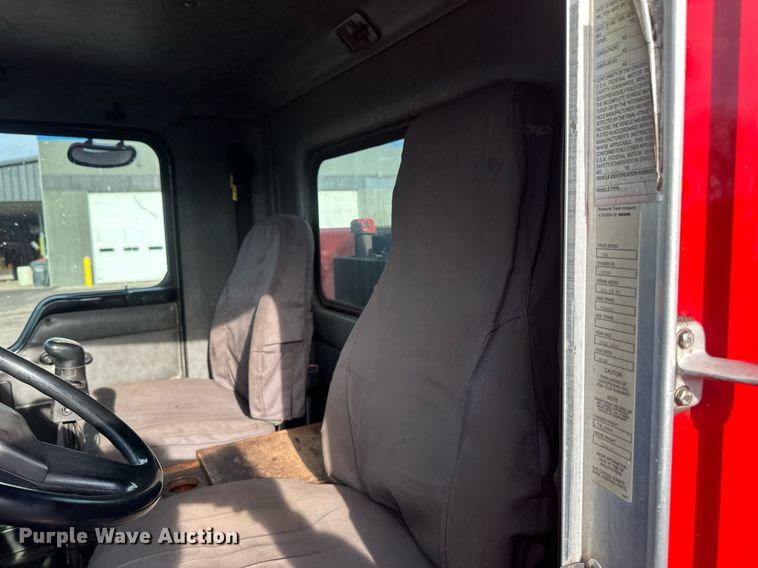 image for item EB2480 2000 Kenworth  T300 utility / service truck