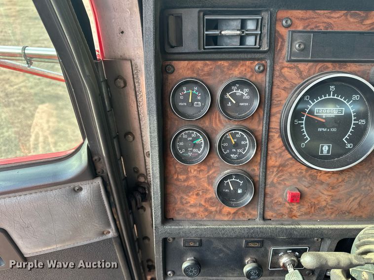 image for item EB2480 2000 Kenworth  T300 utility / service truck