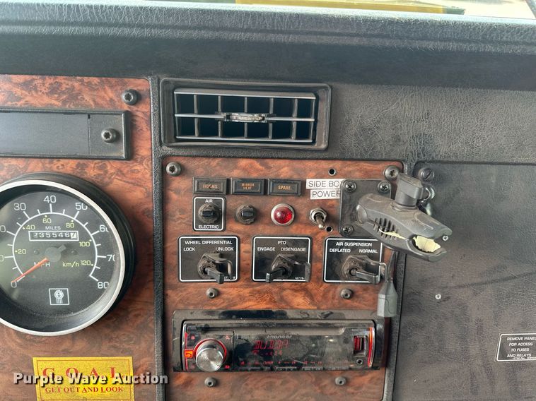 image for item EB2480 2000 Kenworth  T300 utility / service truck