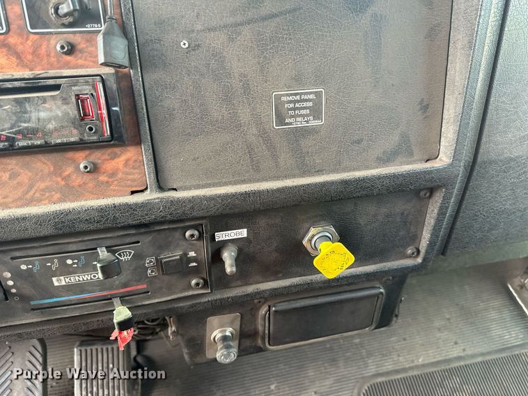 image for item EB2480 2000 Kenworth  T300 utility / service truck