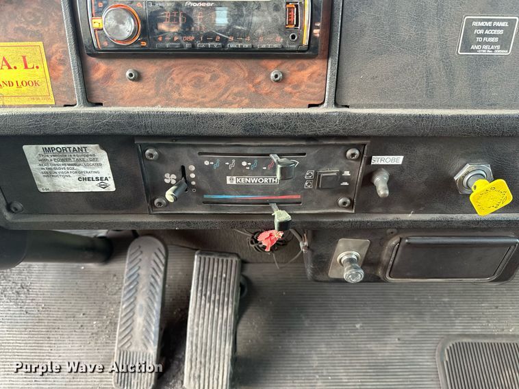 image for item EB2480 2000 Kenworth  T300 utility / service truck