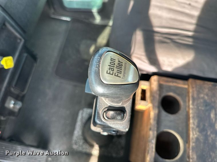 image for item EB2480 2000 Kenworth  T300 utility / service truck