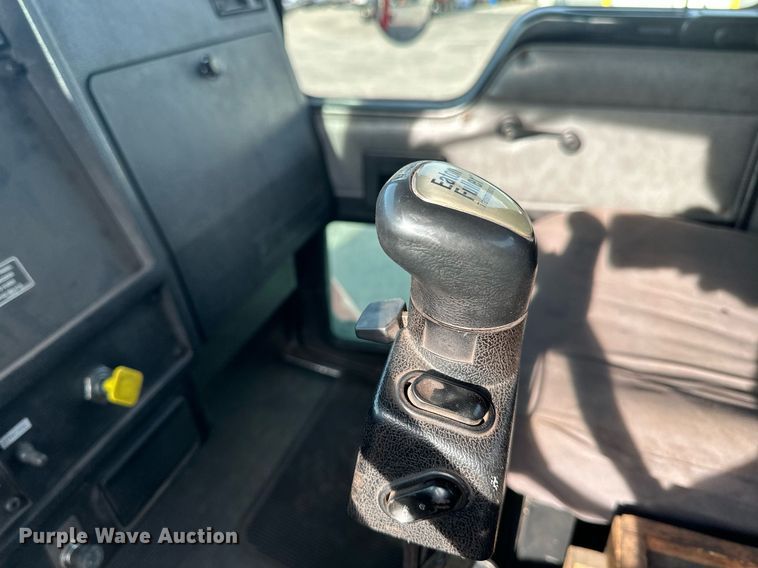 image for item EB2480 2000 Kenworth  T300 utility / service truck