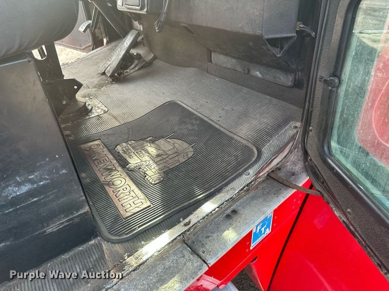 image for item EB2480 2000 Kenworth  T300 utility / service truck