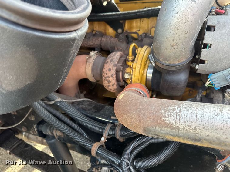 image for item EB2480 2000 Kenworth  T300 utility / service truck