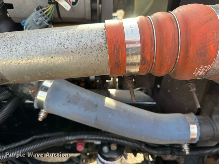 image for item EB2480 2000 Kenworth  T300 utility / service truck