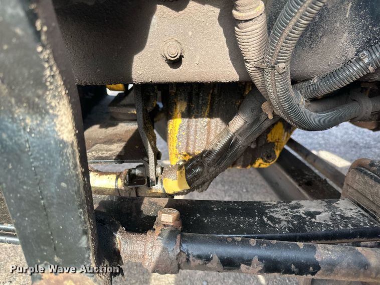 image for item EB2480 2000 Kenworth  T300 utility / service truck