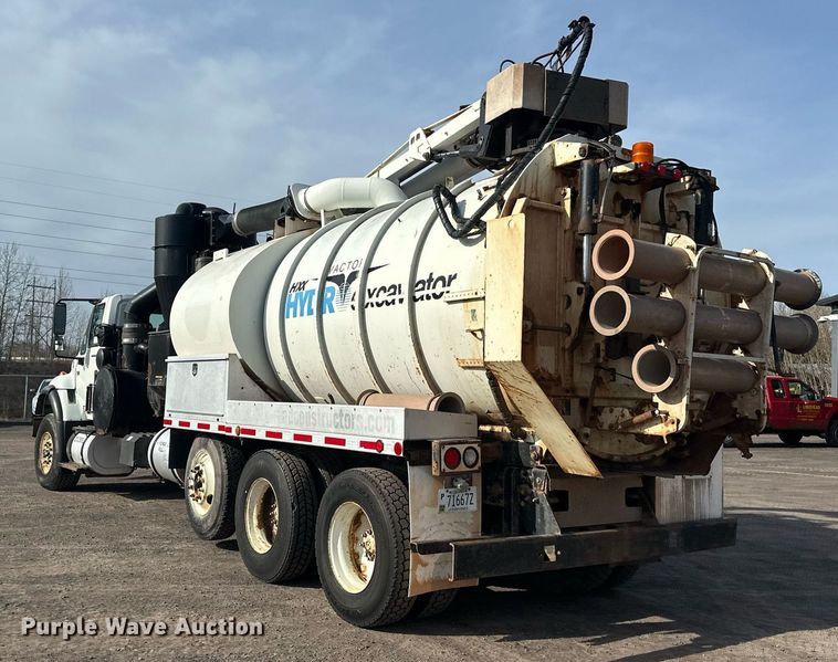 image for item EB2481 2007 International  7600 hydrovac truck
