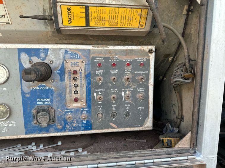 image for item EB2481 2007 International  7600 hydrovac truck