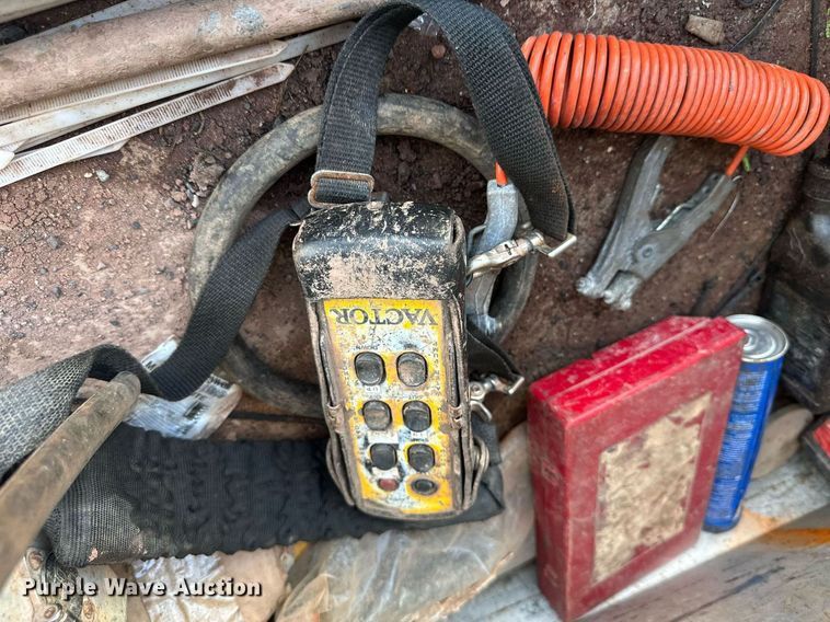 image for item EB2481 2007 International  7600 hydrovac truck