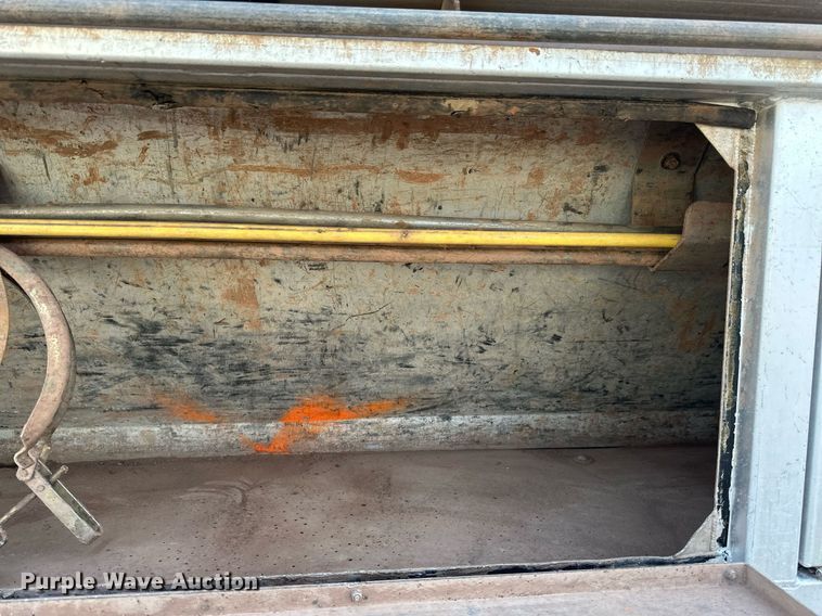 image for item EB2481 2007 International  7600 hydrovac truck