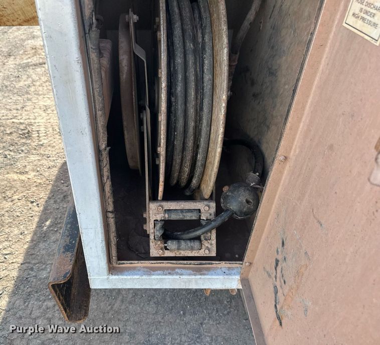 image for item EB2481 2007 International  7600 hydrovac truck