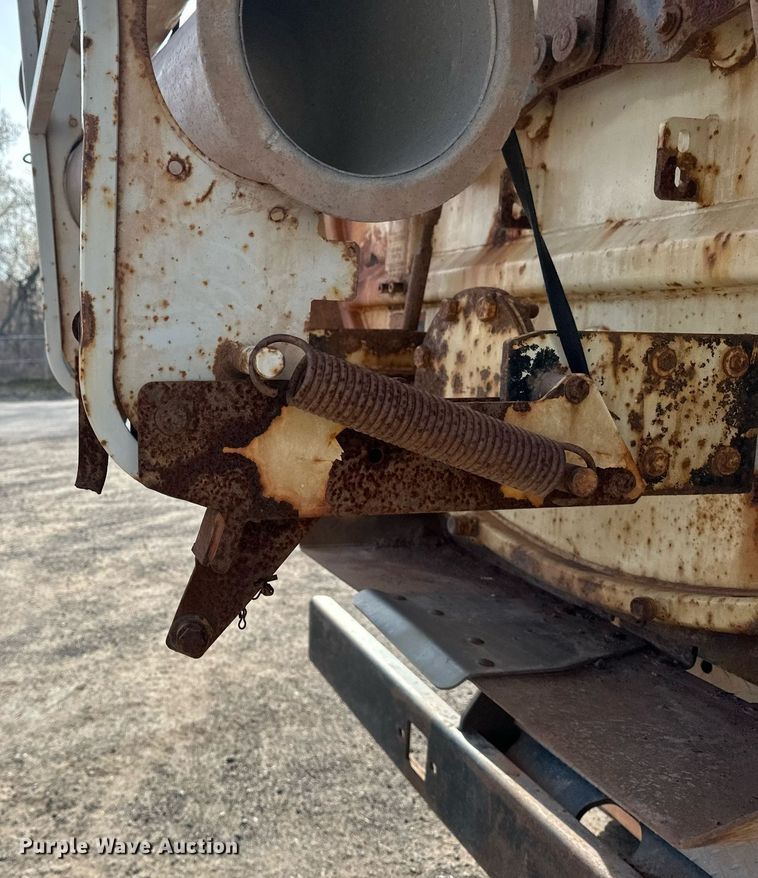 image for item EB2481 2007 International  7600 hydrovac truck