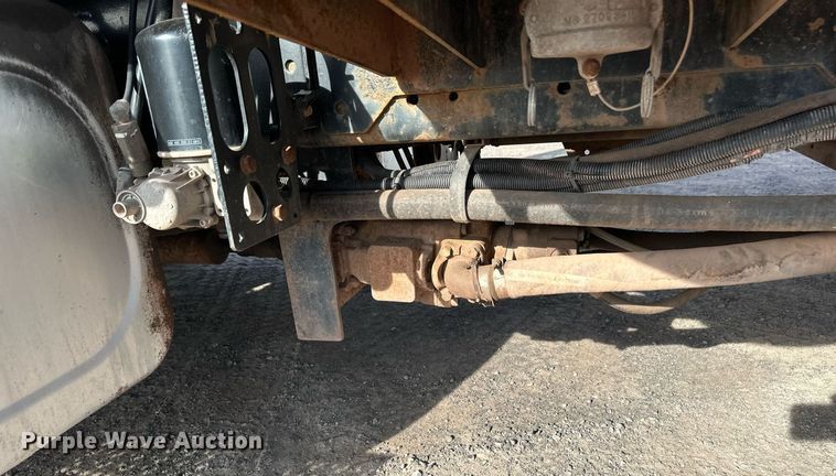 image for item EB2481 2007 International  7600 hydrovac truck