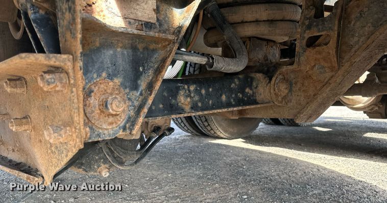 image for item EB2481 2007 International  7600 hydrovac truck