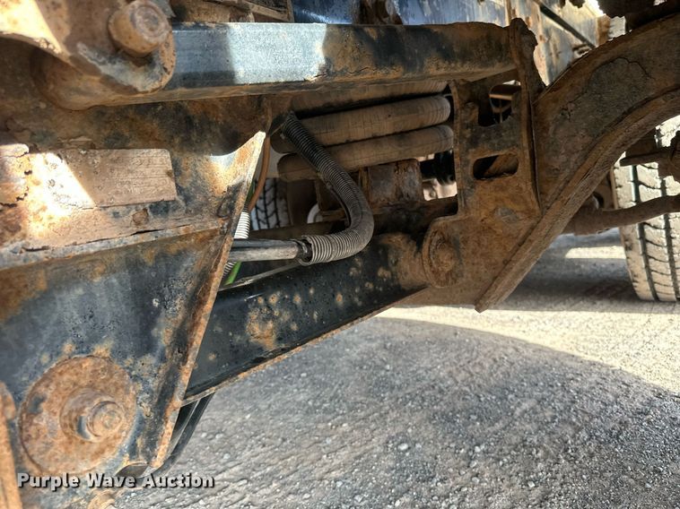 image for item EB2481 2007 International  7600 hydrovac truck