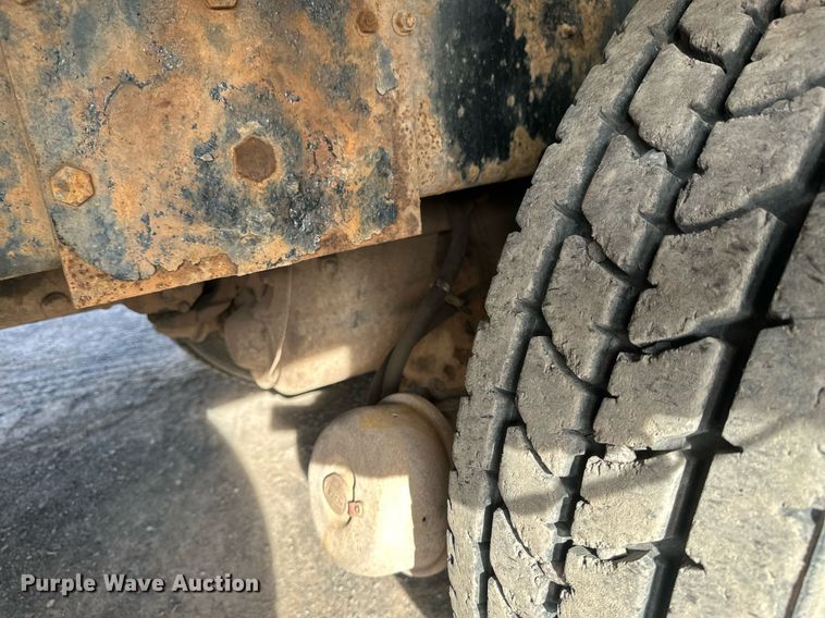 image for item EB2481 2007 International  7600 hydrovac truck