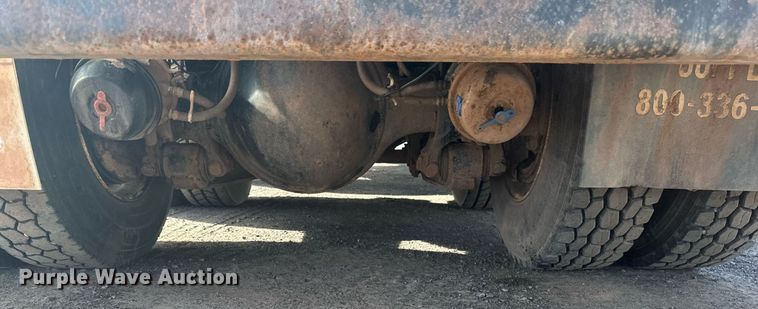 image for item EB2481 2007 International  7600 hydrovac truck