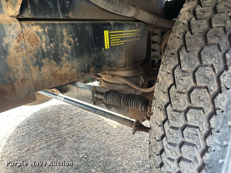 image for item EB2481 2007 International  7600 hydrovac truck