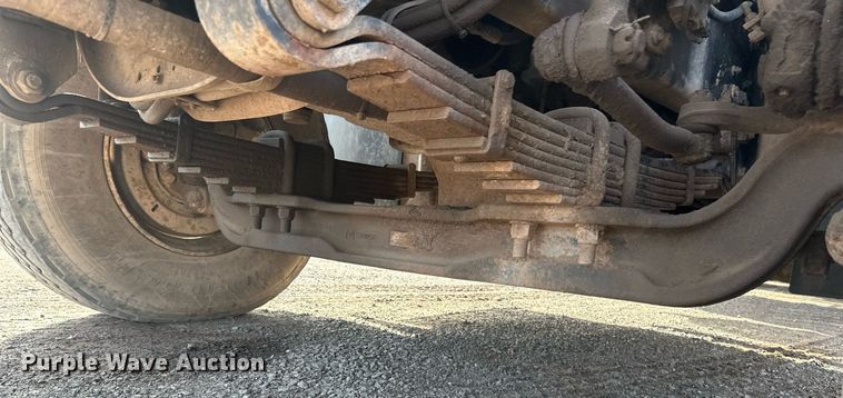 image for item EB2481 2007 International  7600 hydrovac truck