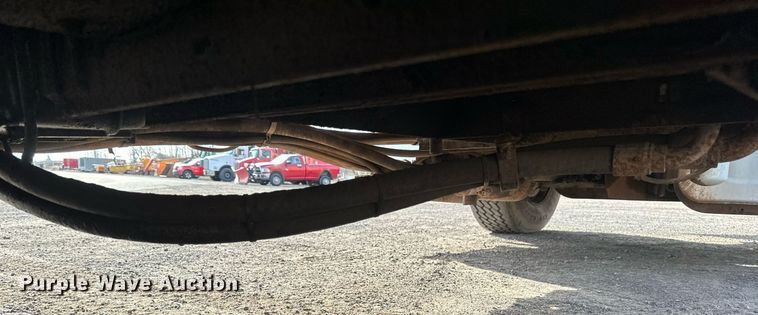 image for item EB2481 2007 International  7600 hydrovac truck