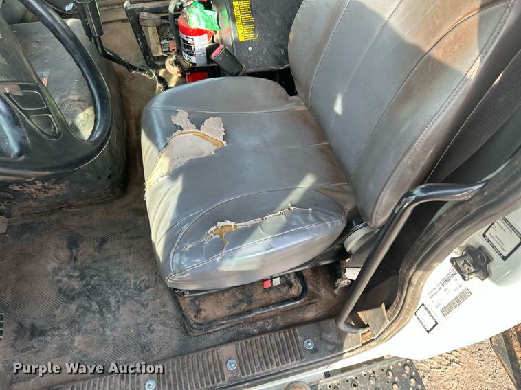 image for item EB2481 2007 International  7600 hydrovac truck