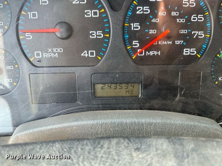 image for item EB2481 2007 International  7600 hydrovac truck