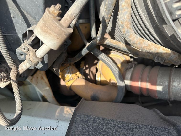 image for item EB2481 2007 International  7600 hydrovac truck