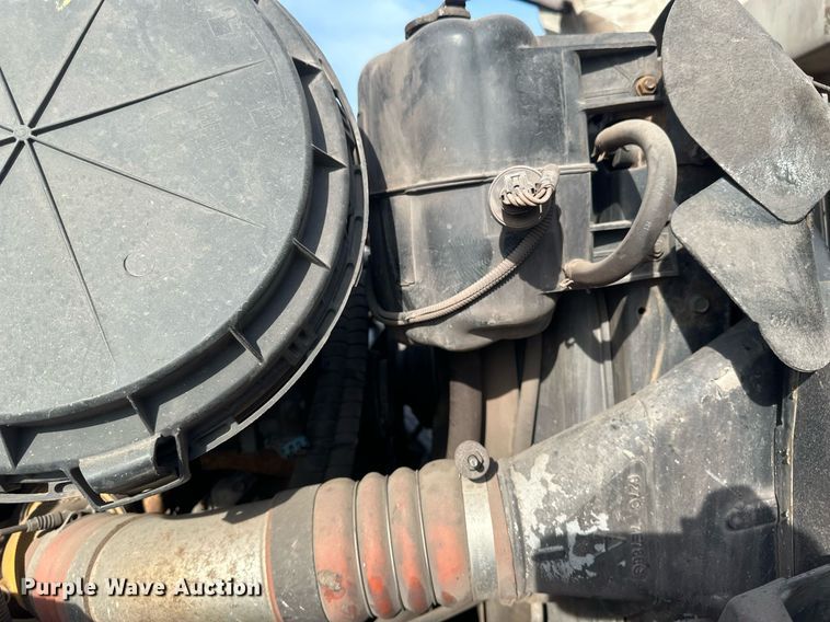 image for item EB2481 2007 International  7600 hydrovac truck