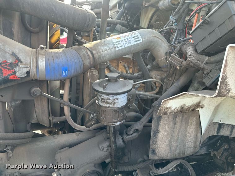 image for item EB2481 2007 International  7600 hydrovac truck