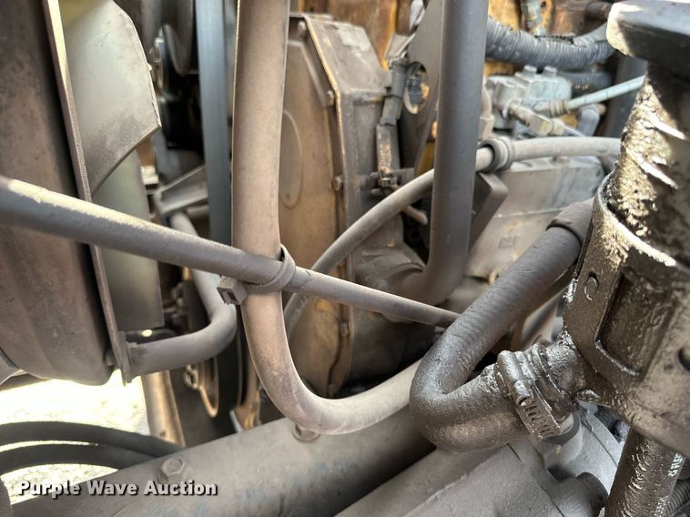 image for item EB2481 2007 International  7600 hydrovac truck