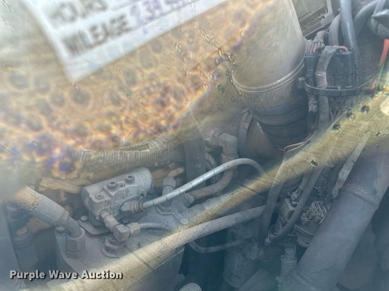 image for item EB2481 2007 International  7600 hydrovac truck