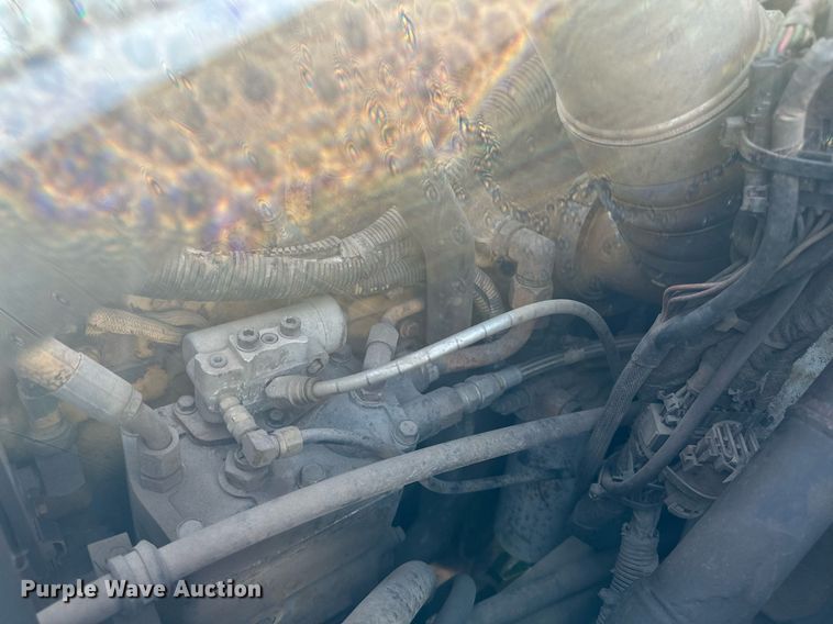 image for item EB2481 2007 International  7600 hydrovac truck