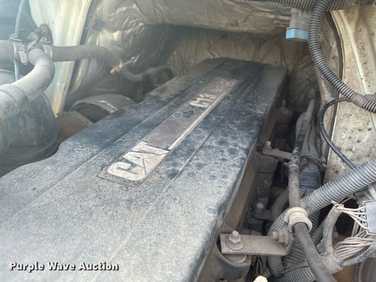 image for item EB2481 2007 International  7600 hydrovac truck